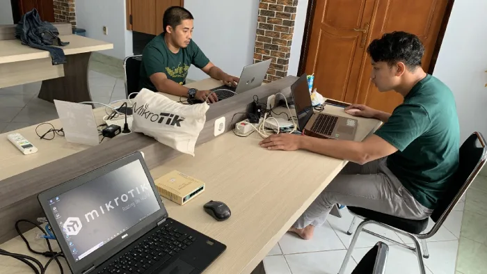 MikroTik Bersama Praktisi Maluku